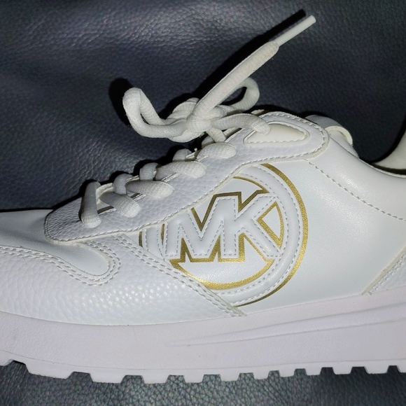 Michael Kors Dev Logo Embossed Trainer - Picture 4 of 8